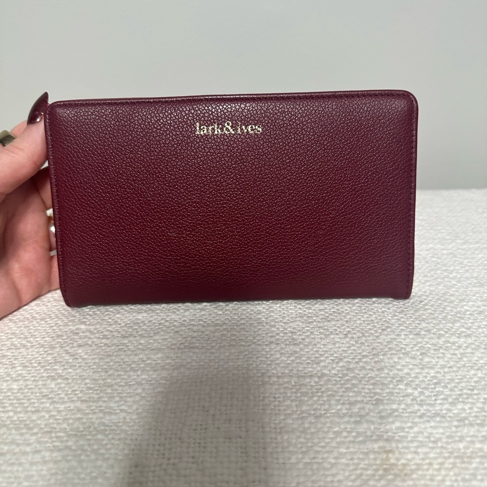 Lark & Ives Burgundy Leather Wallet – Slim Bifold